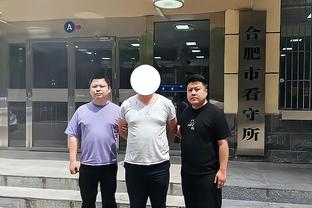 Thanh tra Phạm Tử Minh, Khâu Thiên và Keane đều trở lại huấn luyện Tăng Văn Bác không khỏe đến bệnh viện truyền dịch